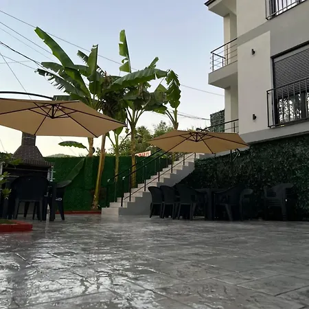 Azure Waves Hotell Vlorë