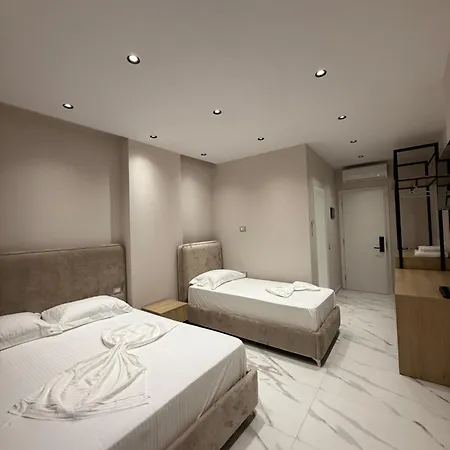 Hotell Azure Waves *