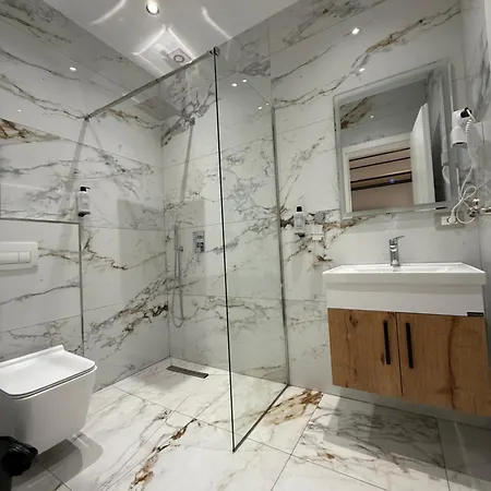 Azure Waves ホテル *