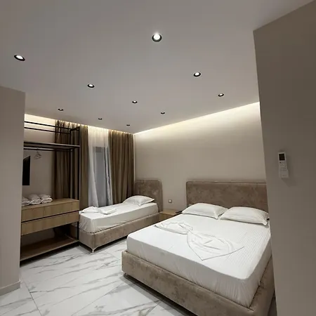 ホテル Azure Waves Vlorë